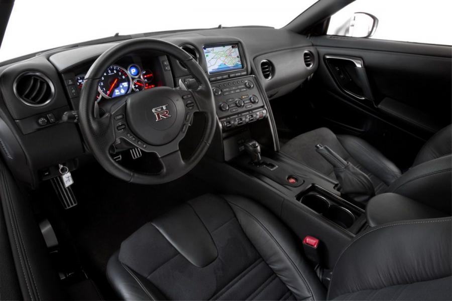  Nissan GT-R Premium 2013 года  (фото 26 из 36)